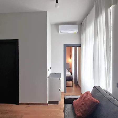 Luxury - Arnaboldi 4 Apartment