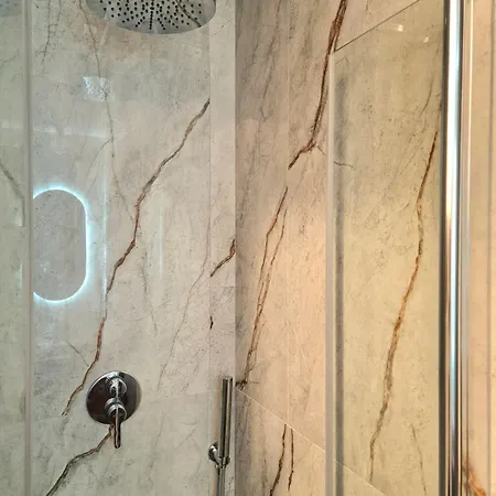Luxury - Arnaboldi 4 Apartman *